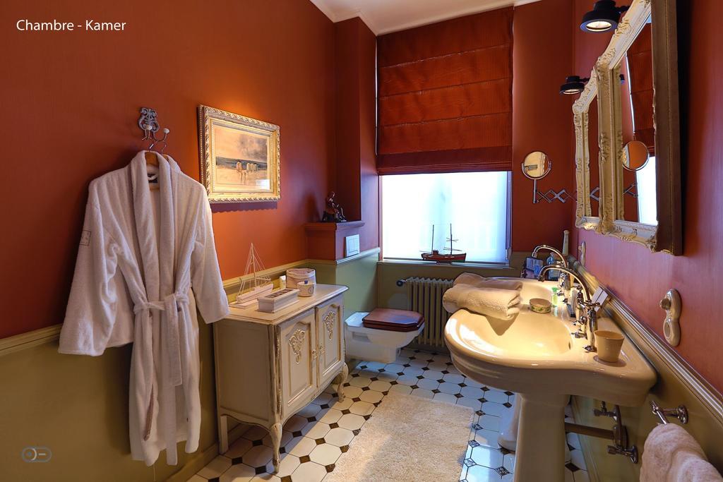 B&B Huyze Elimonica Остенде Стая снимка